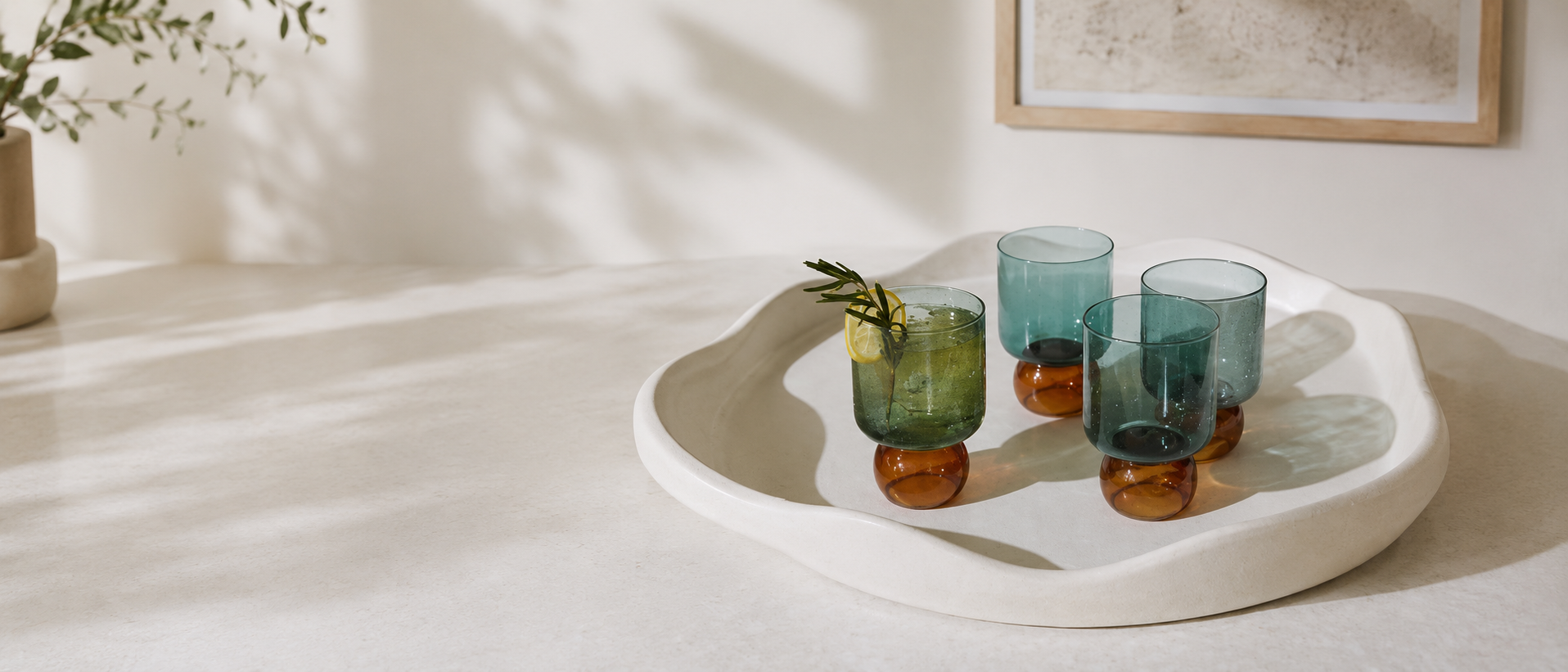 Contemporary table setting with glassware